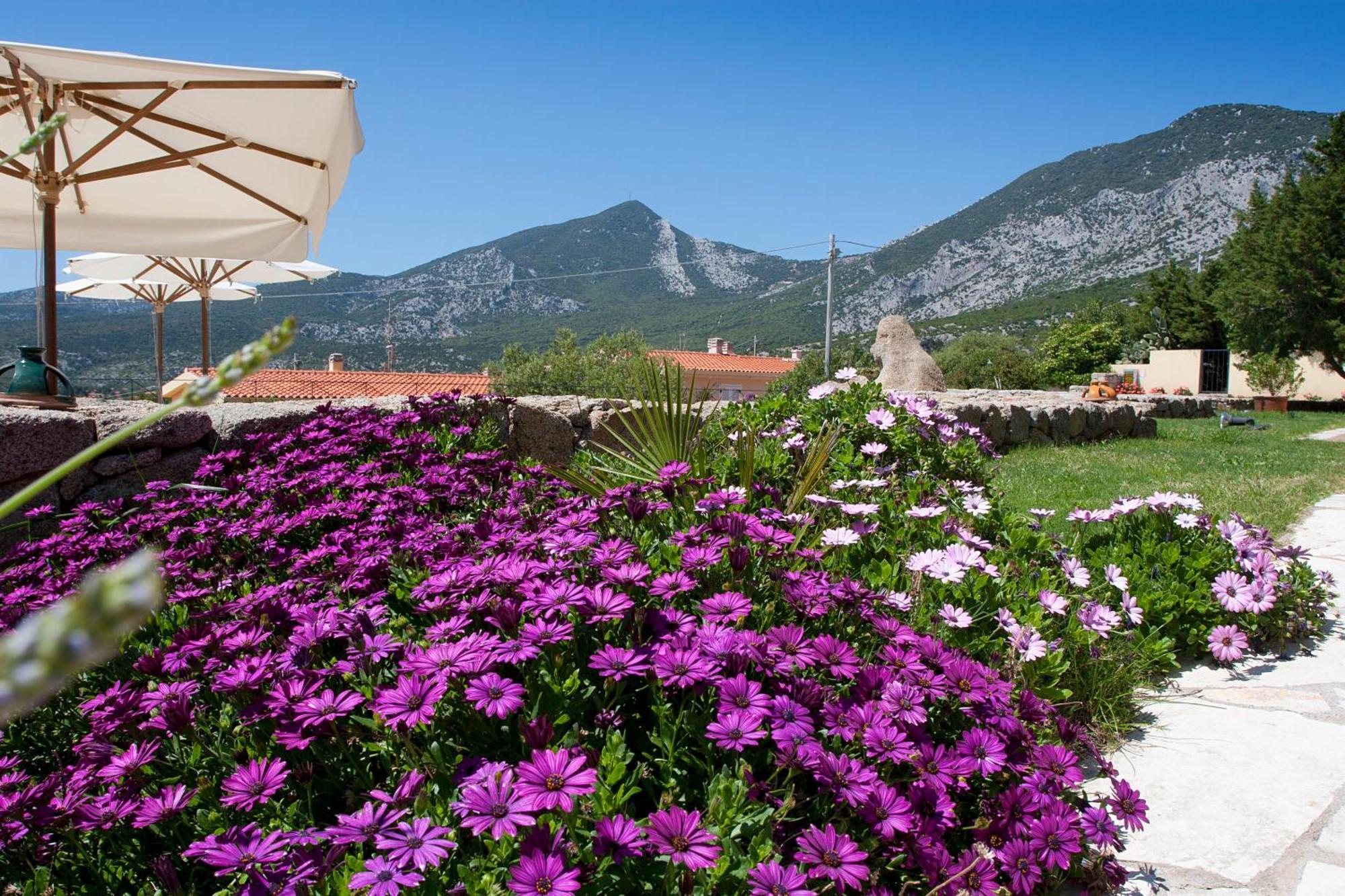 Hotel Villa Gustui Maris Cala Gonone Bagian luar foto