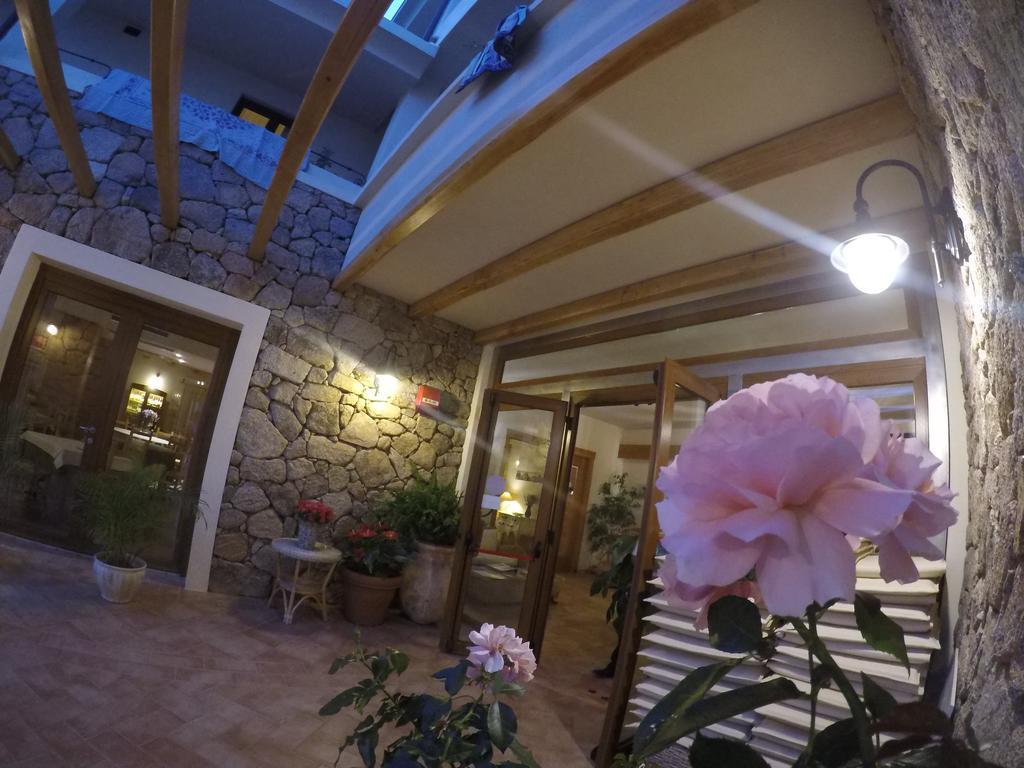 Hotel Villa Gustui Maris Cala Gonone Bagian luar foto