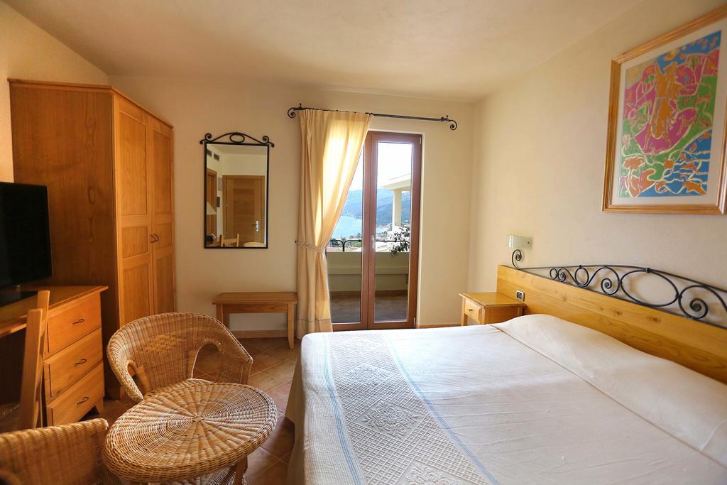 Hotel Villa Gustui Maris Cala Gonone Bagian luar foto