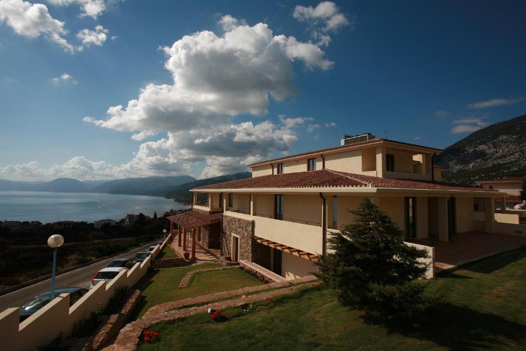 Hotel Villa Gustui Maris Cala Gonone Bagian luar foto